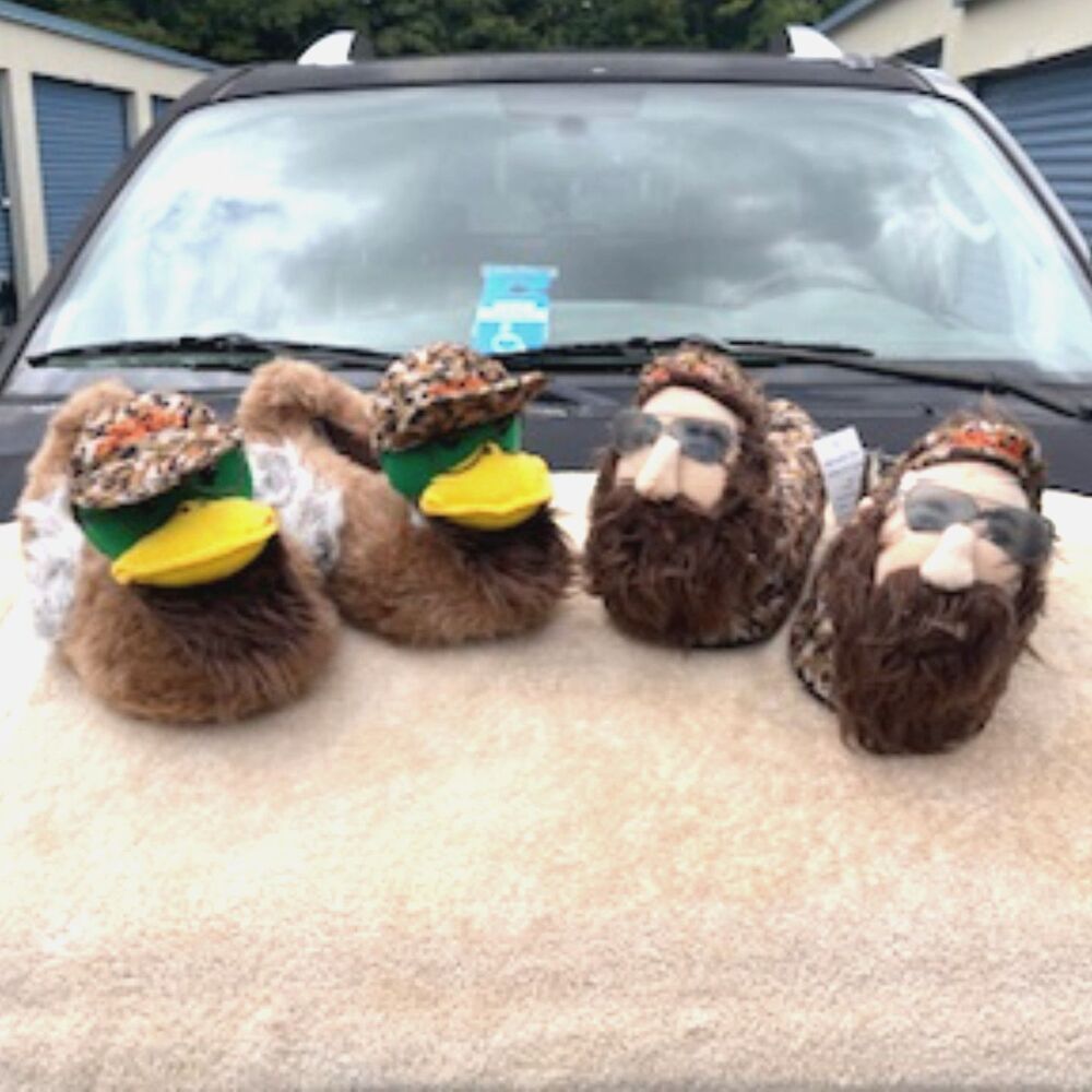 Duck Dynasty Slippers . Size 10-11 {One Size Fits Most} Ducks & Uncle Si Bundle